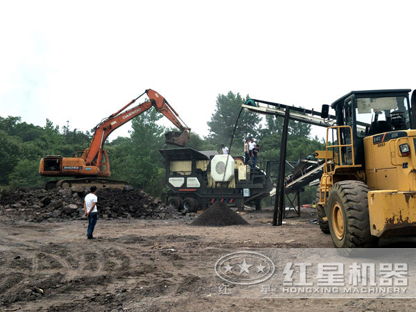 轉(zhuǎn)場靈活，移動(dòng)自由的矸石移動(dòng)破碎機(jī)